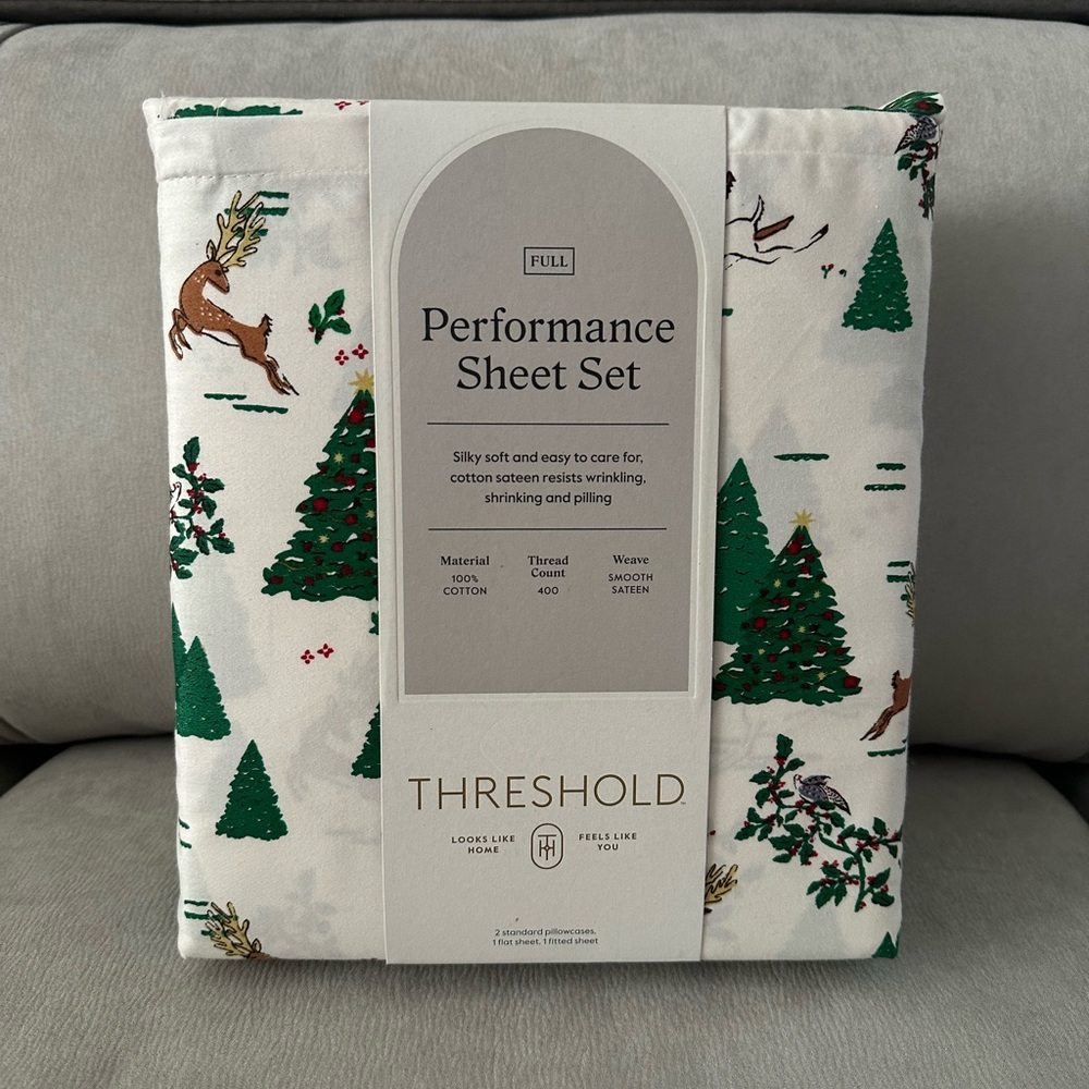 NWT Threshold - 400 Thread Count Christmas Holiday Performance Sheet Set